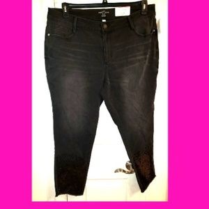 Boutique brand skinny jeans size 22w, NWT